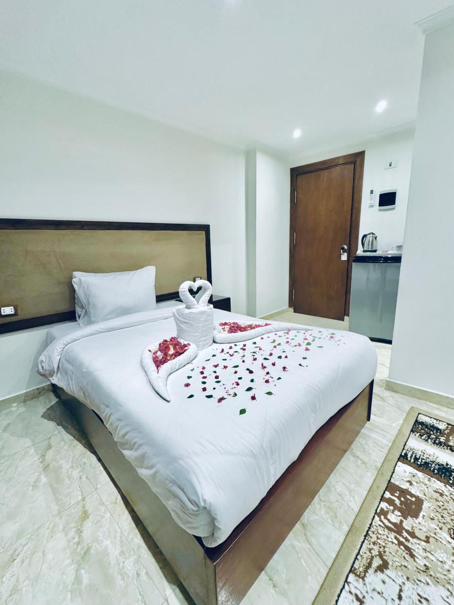 Flower Pyramids Inn Kafret el-Gabal Exterior foto