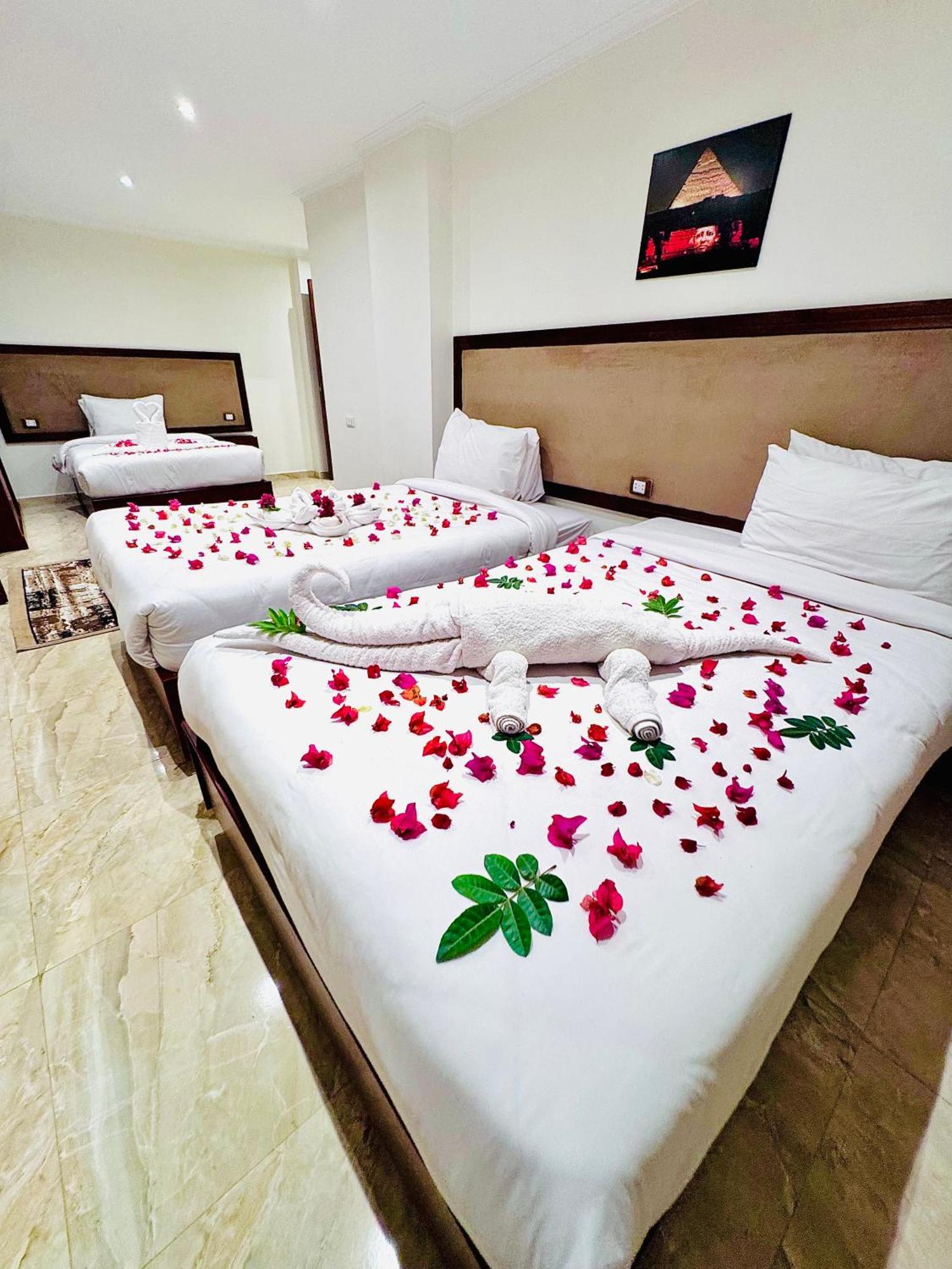 Flower Pyramids Inn Kafret el-Gabal Exterior foto
